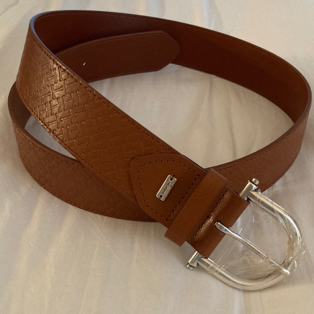 🆕 Tommy HILFIGER Ladies size Large Camel Colored Genuine Leather Textured Belt!